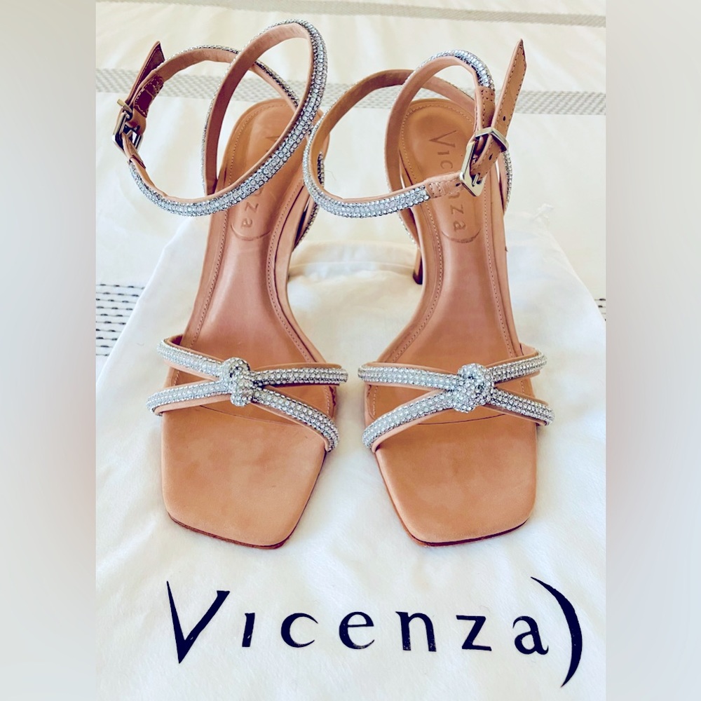 NEW Vicenza Deena Crystal Heels in Neutral Size 10